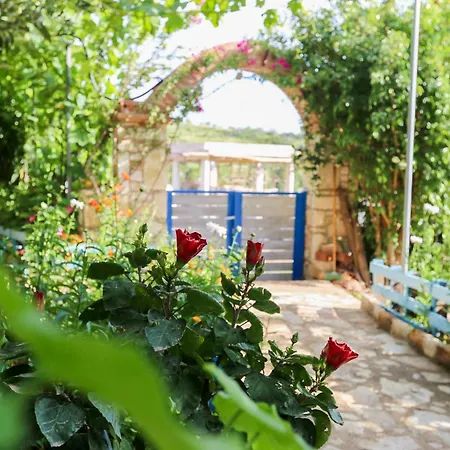 Holiwood Мотель