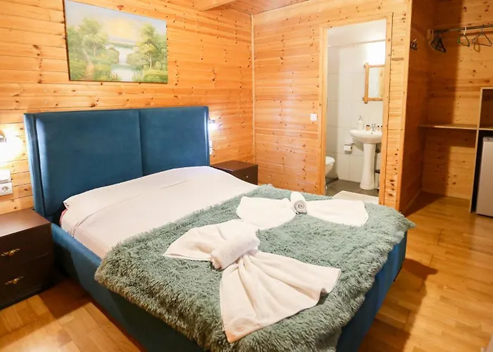 Holiwood Motel