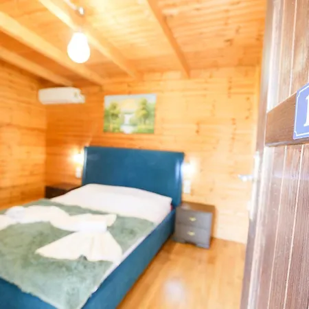 Motel Holiwood Himare