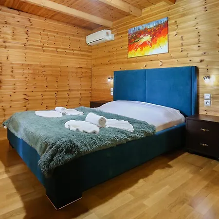Holiwood Motel Himare