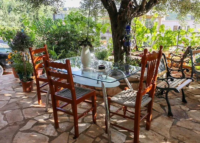 Holiwood Motel Himare