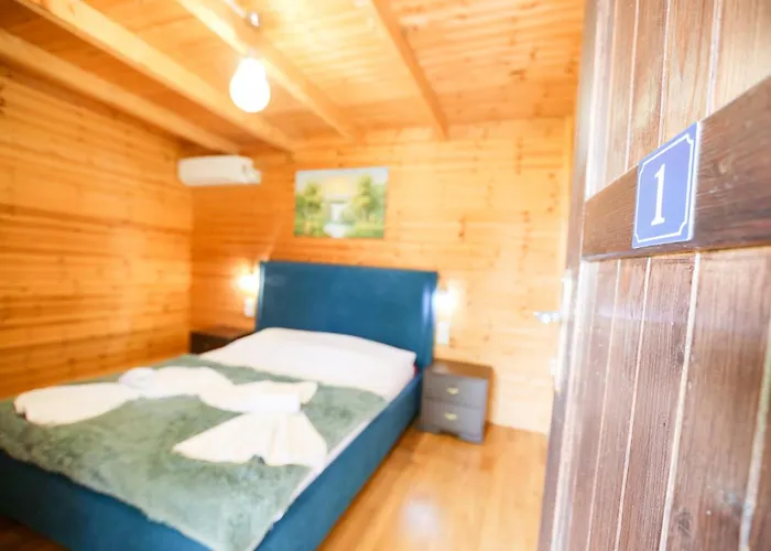 Motel Holiwood Himare