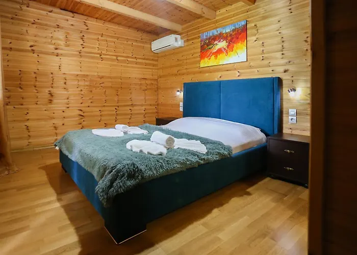 Holiwood Motel Himare